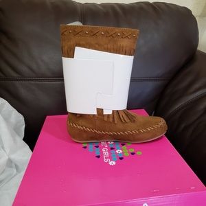 Little girls fringe boots